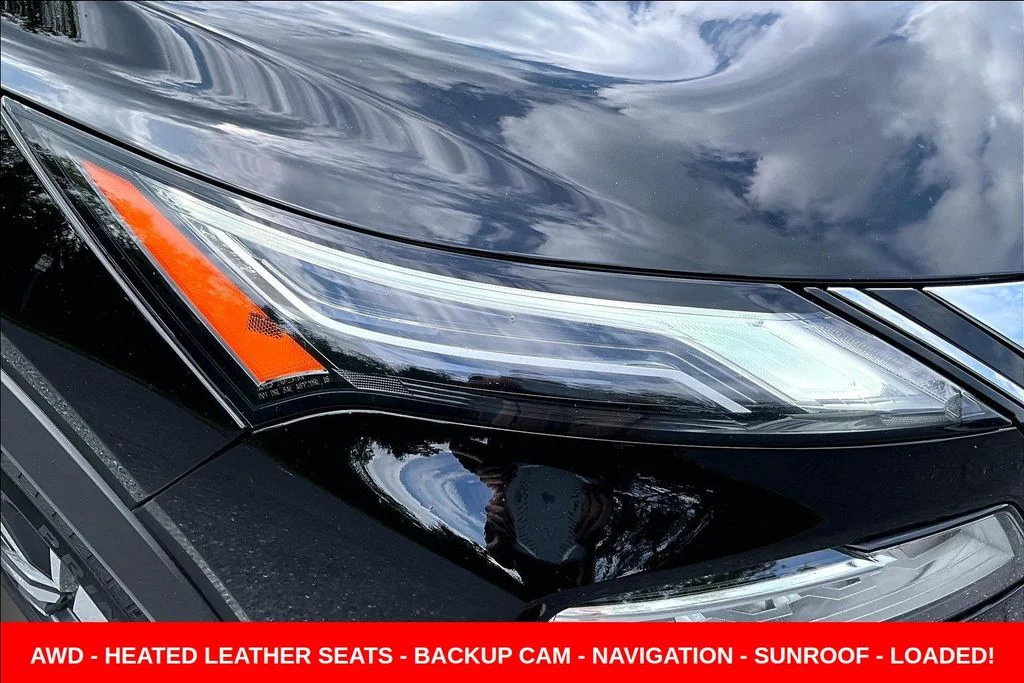 Used 2023 Black Nissan Platinum image 31