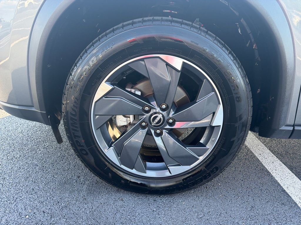 Used 2024 Gray Nissan SV image 10