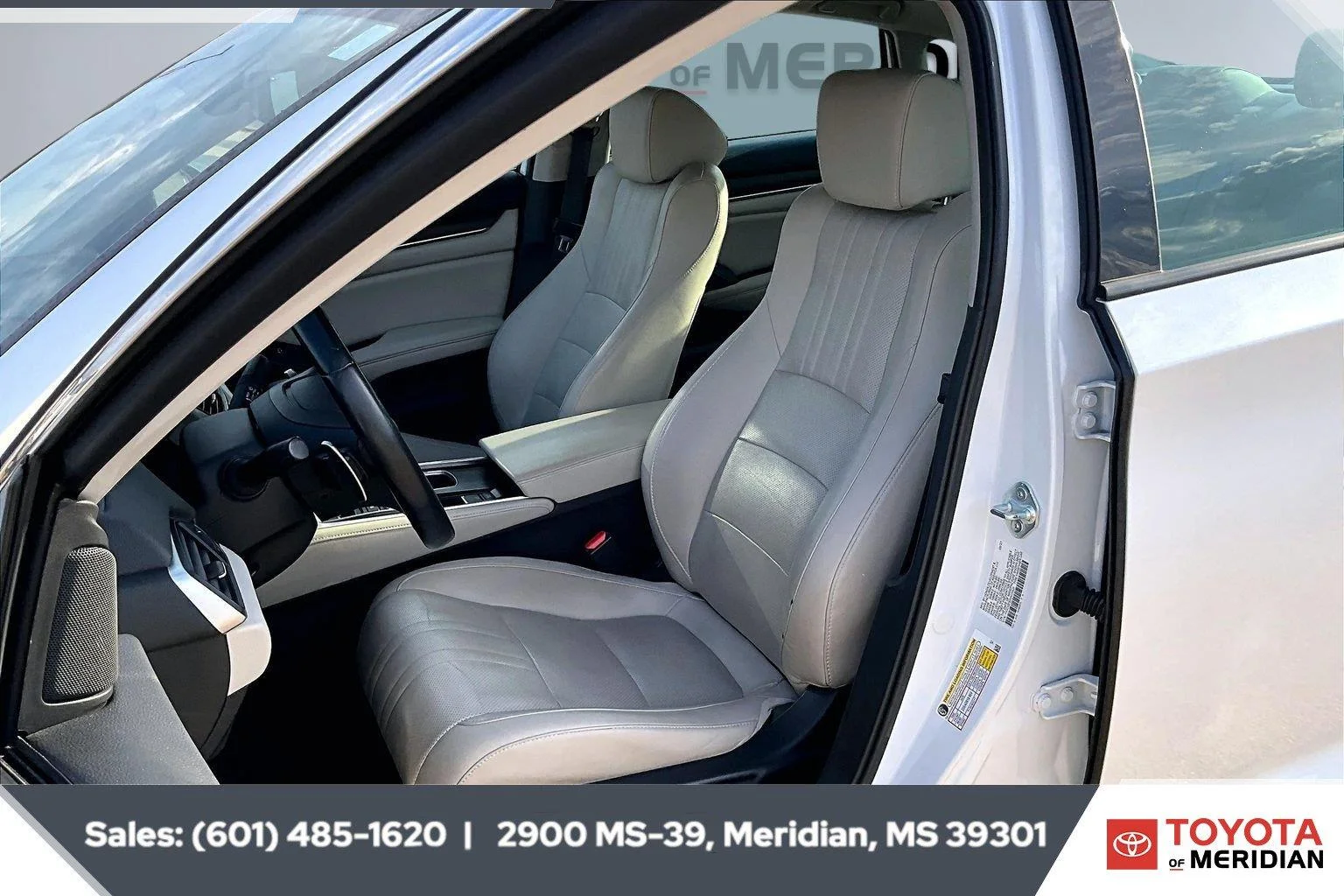 Used 2021 Platinum White Pearl Honda Touring image 17