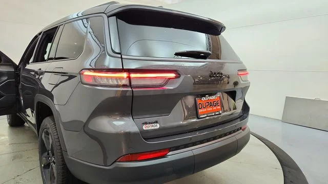 New 2026 Baltic Gray Metallic Clearcoat Jeep Limited image 17