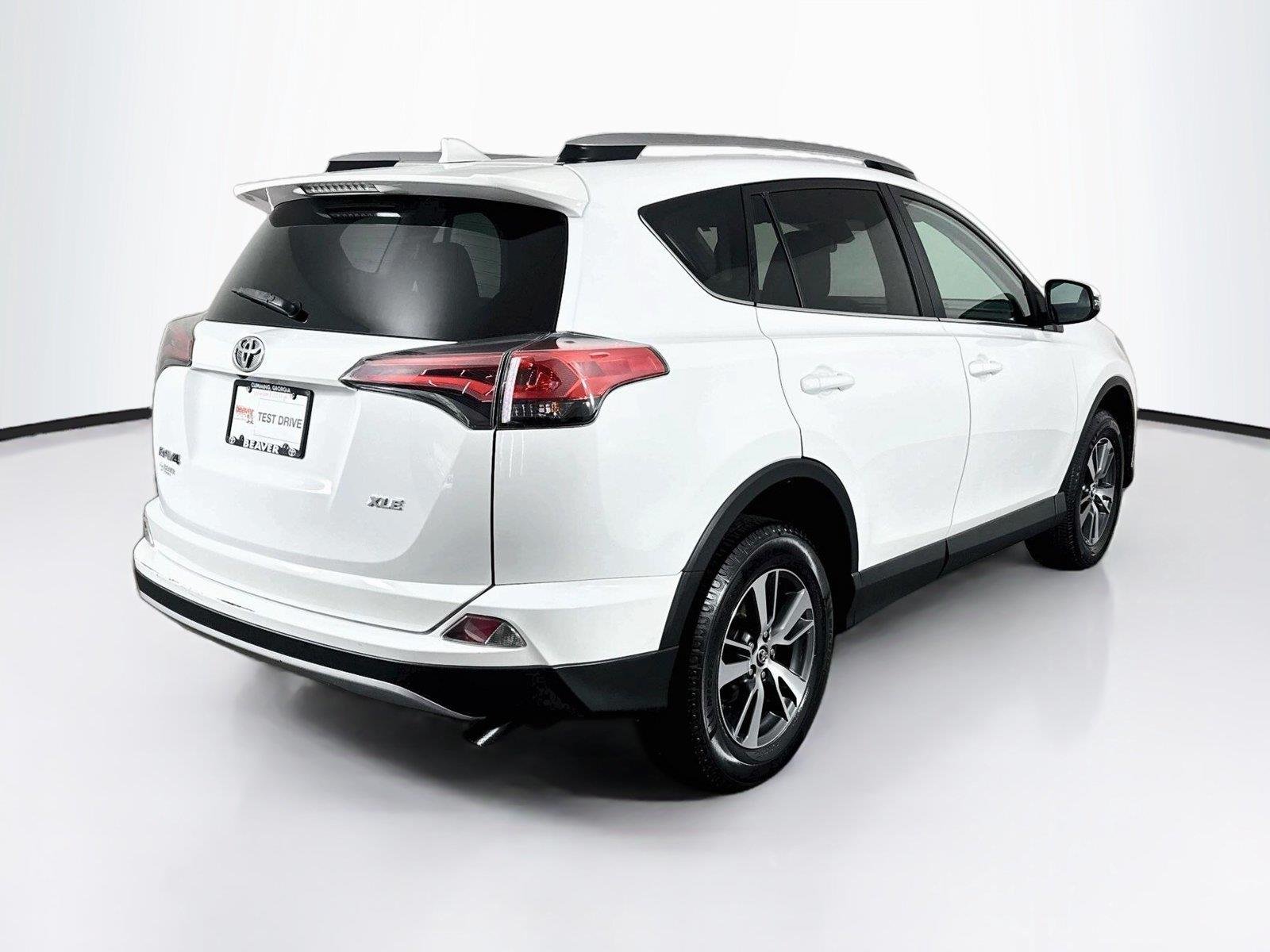Used 2018 Super White Toyota XLE image 2