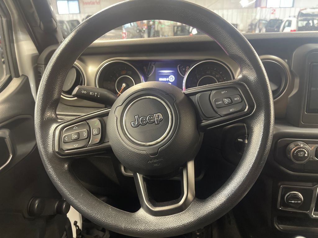 Used 2018 White Jeep Unlimited Sport image 20