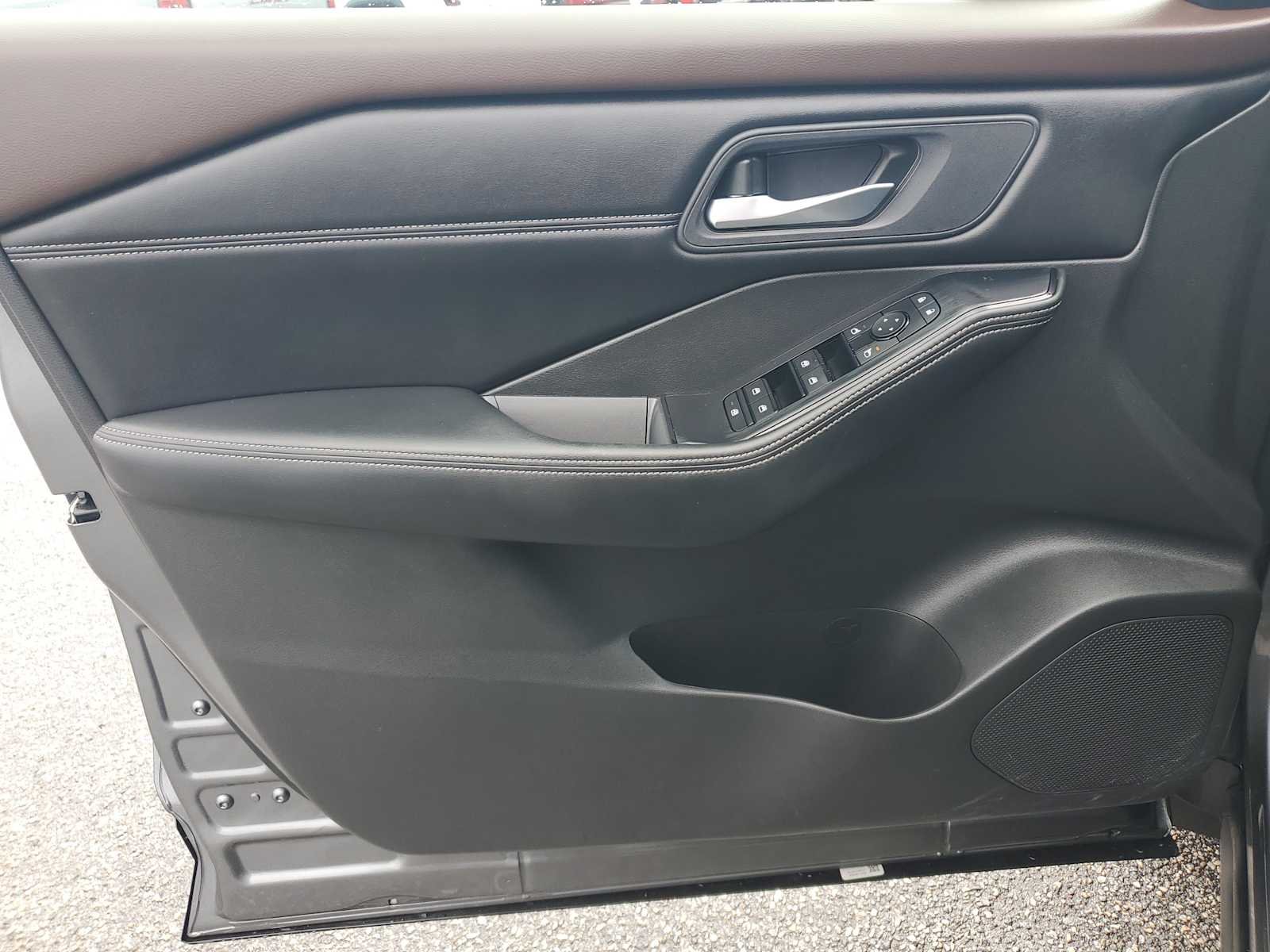 Used 2023 Gray Nissan SV image 25