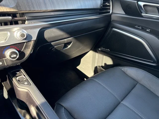 Used 2024 Silver Kia SX image 33