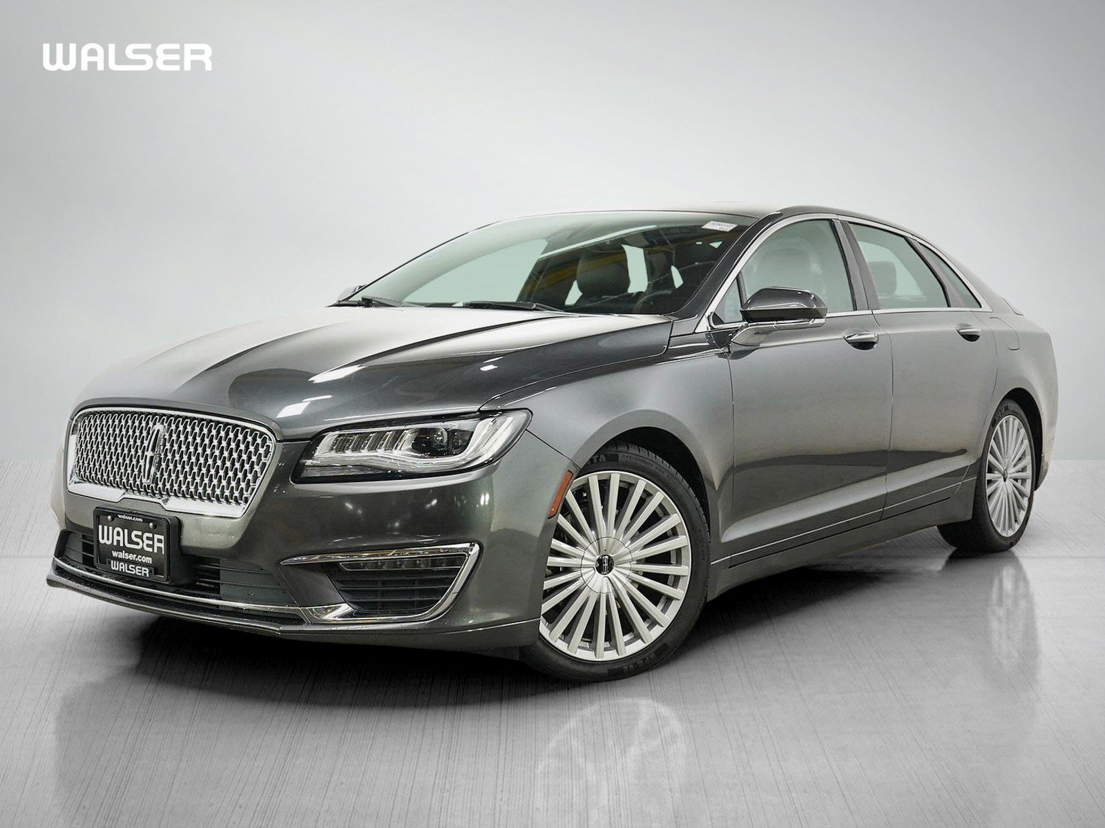 Used 2017 Magnetic Gray Metallic Lincoln Reserve image 1