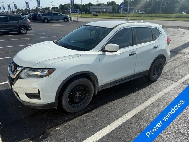 Used 2018 Glacier White Nissan S image 6