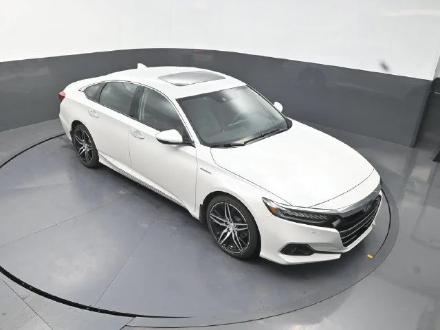 Used 2021 White Honda Touring image 23