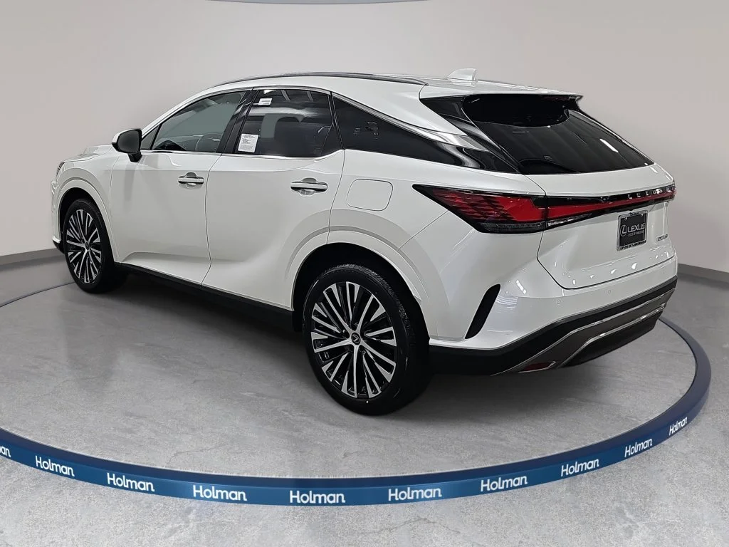 New 2026 Eminent White Pearl Lexus PREMIUM PLUS image 8