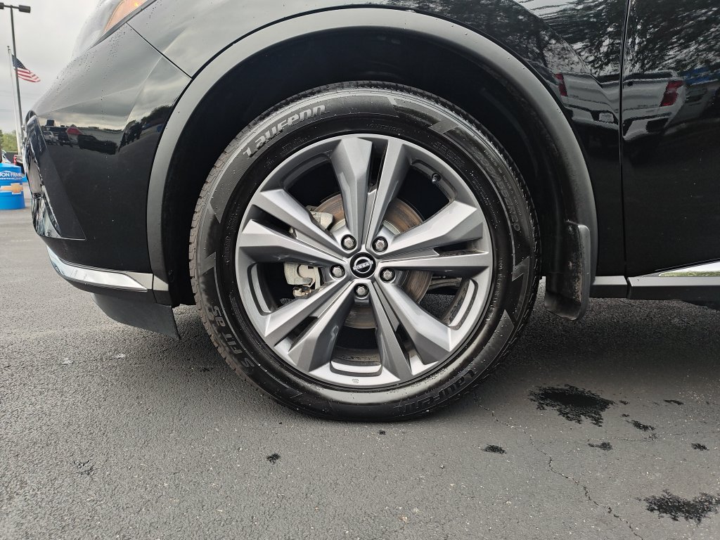 Used 2024 Black Nissan Platinum image 10
