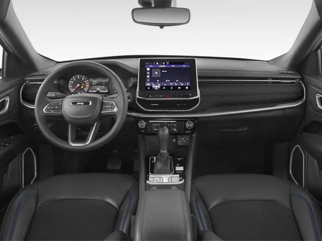 Used 2024 White Jeep Latitude image 3