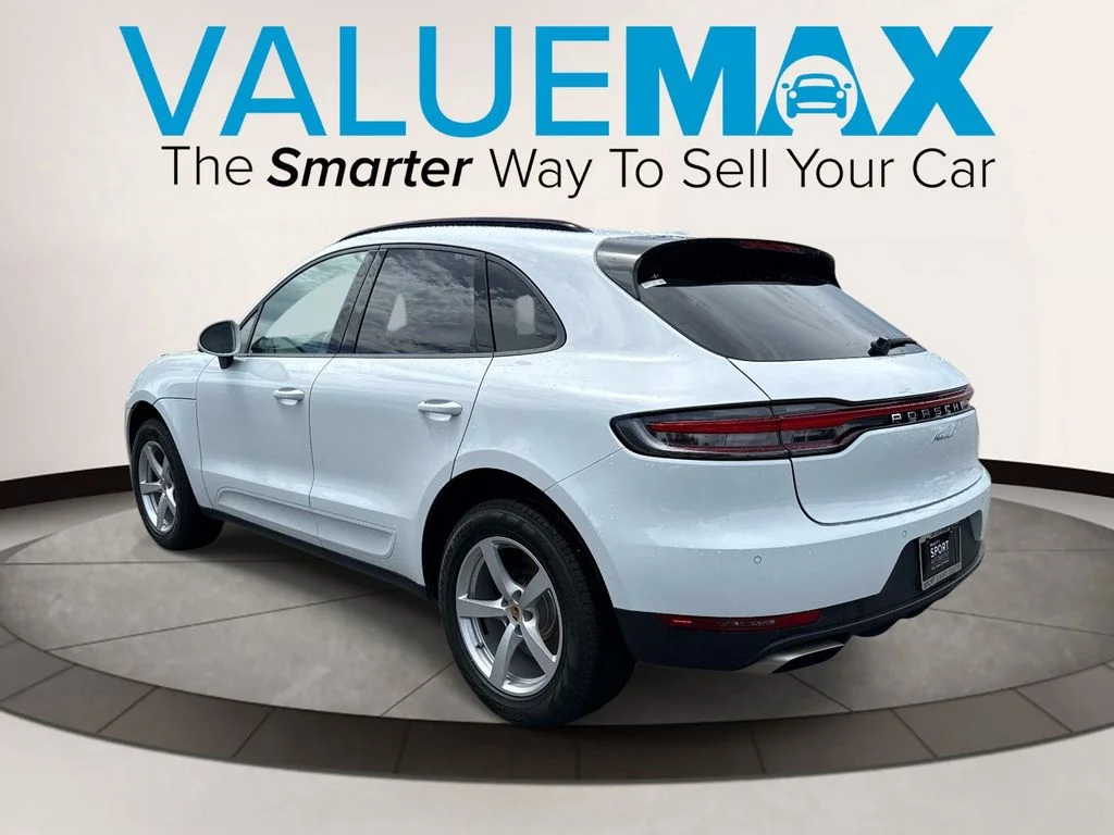 Used 2021  Porsche Base image 5
