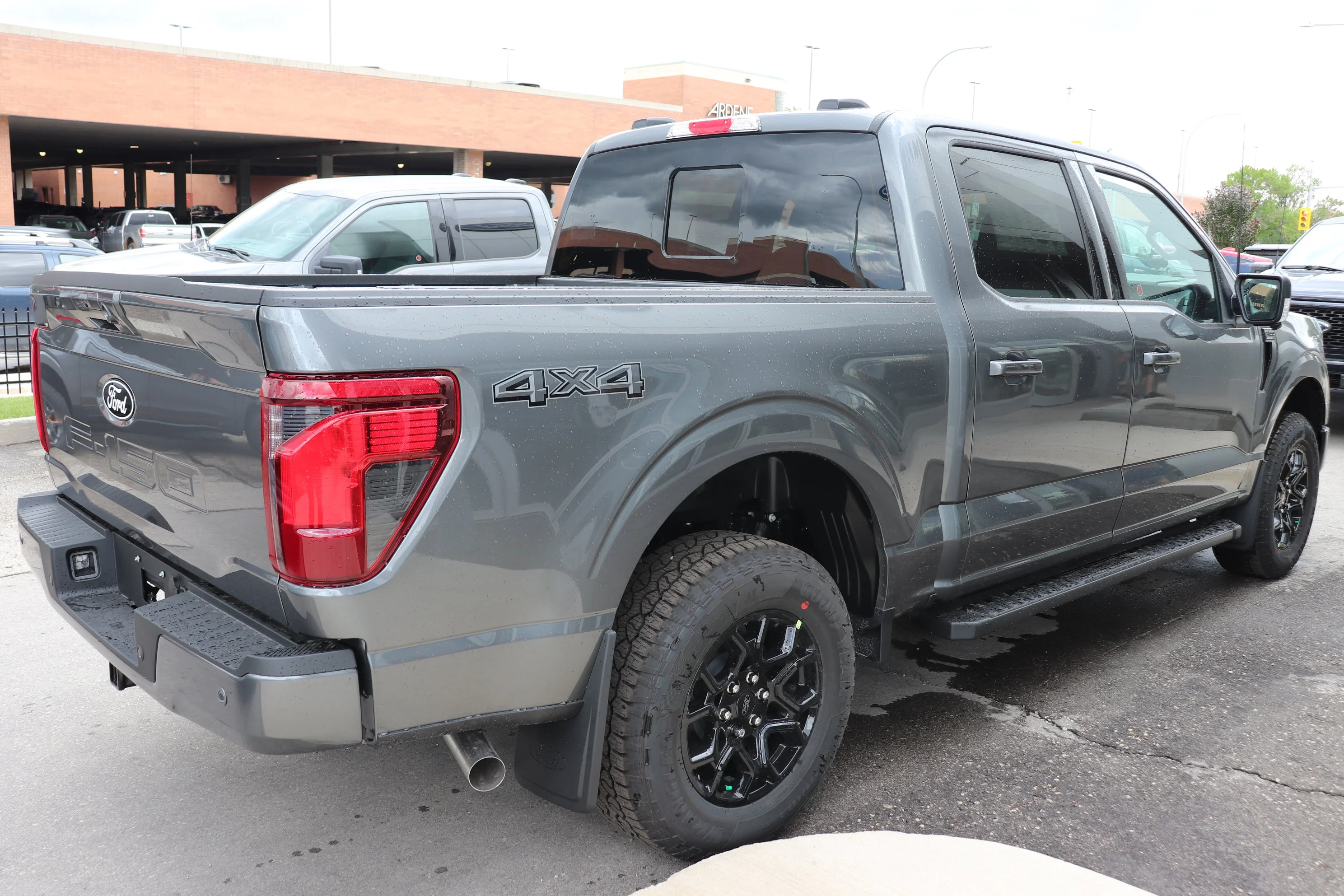 New 2026 CARBONIZED GREY METALLIC Ford XLT image 4