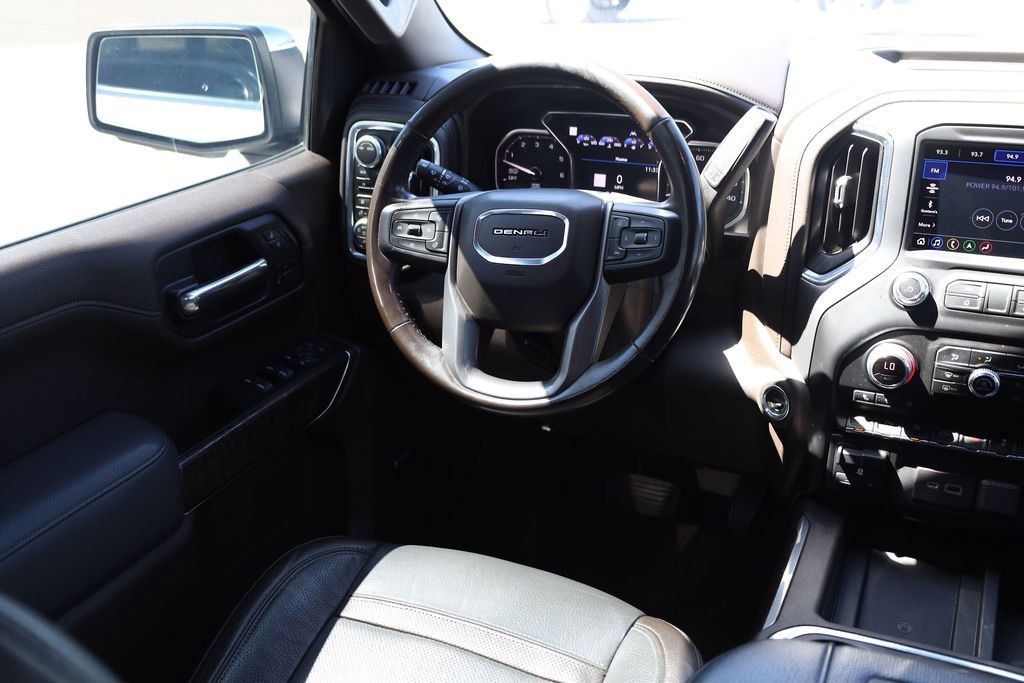 Used 2020 White Frost Tricoat GMC Denali image 21