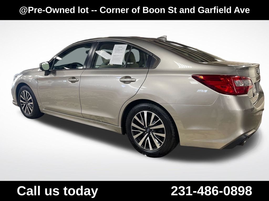 Used 2018 Gray Subaru 2.5i image 3