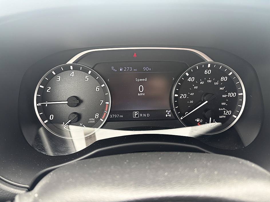 Certified Used 2025 Glacier White Nissan S image 19