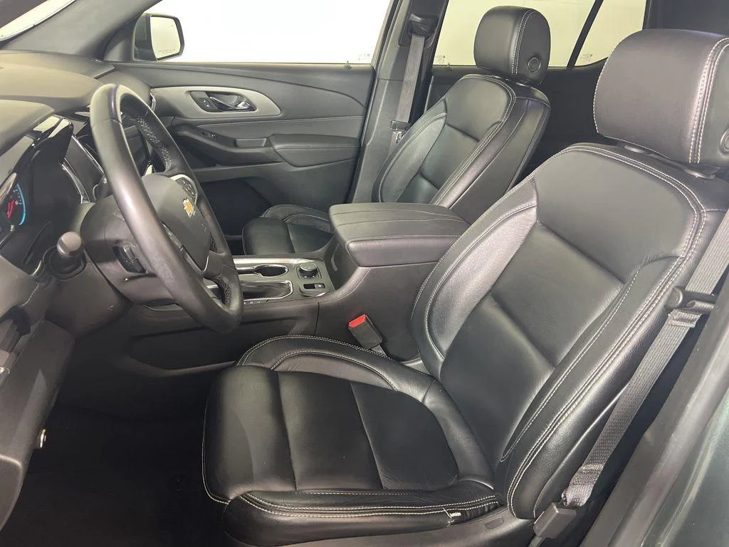 Used 2023 Silver Sage Chevrolet LT image 5