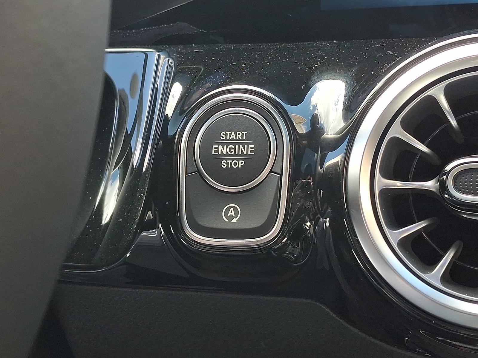 New 2026 Mountain Grey Metallic Mercedes-Benz GLA 250 image 18