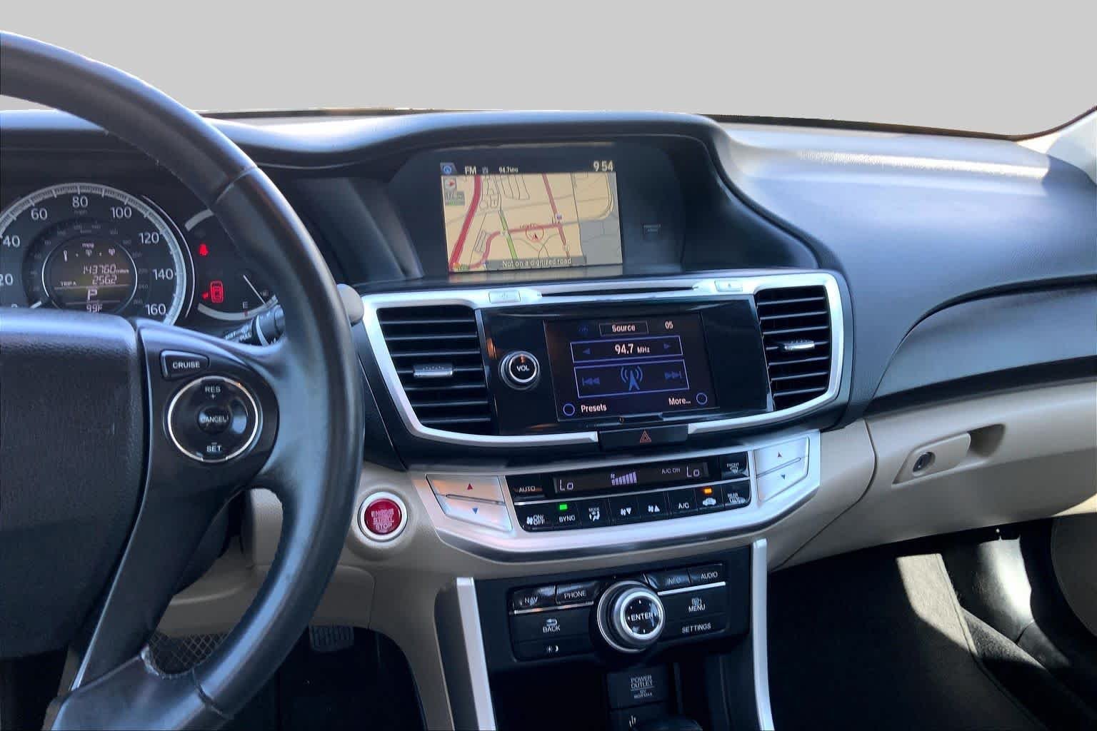 Used 2014 Alabaster Silver Metallic Honda EX-L image 5