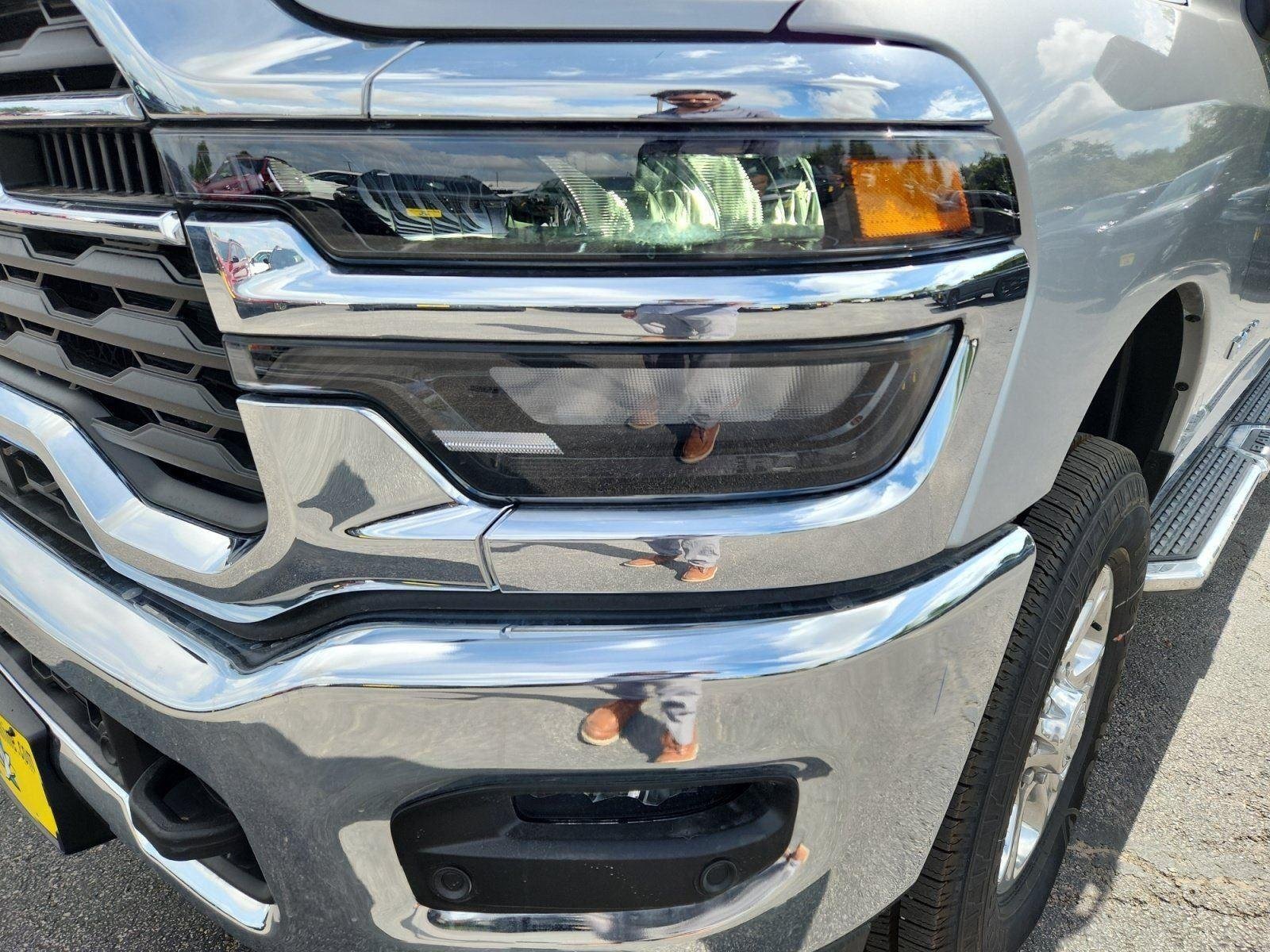 New 2026 Silver-Zynith Exterior Paint RAM Lone Star image 9