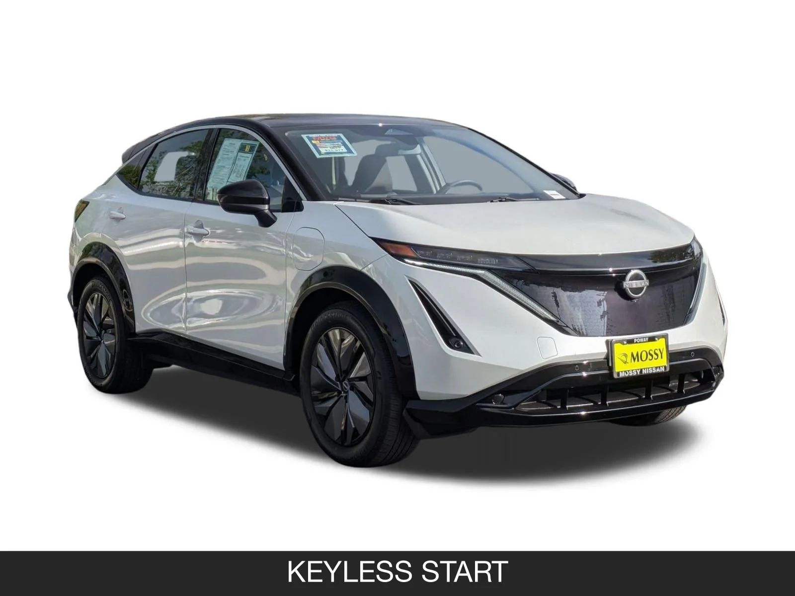 Used 2023 Everest White Pearl Tricoat/Black Diamond Pearl Nissan VENTURE+ image 2