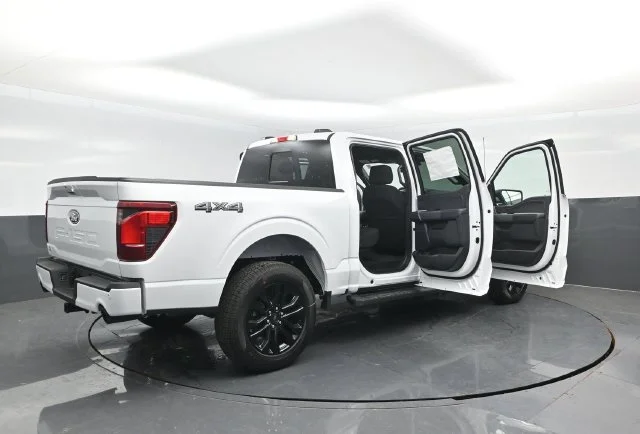New 2026 Oxford White Ford XLT image 30