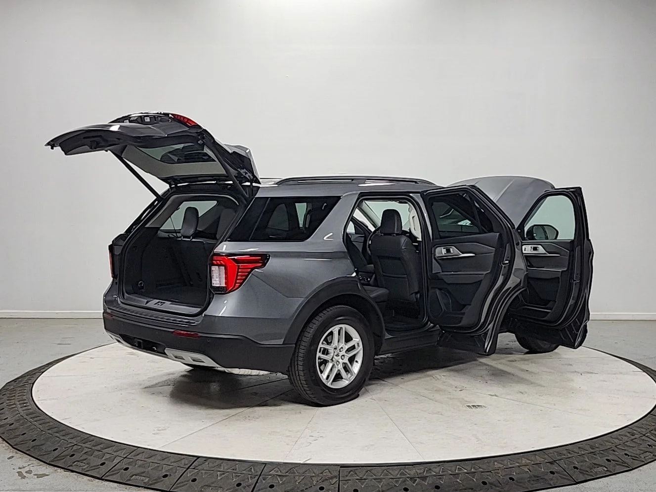 New 2026 Gray Ford Active image 15