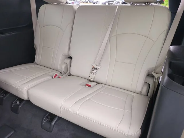 Used 2024 White Buick Essence image 31