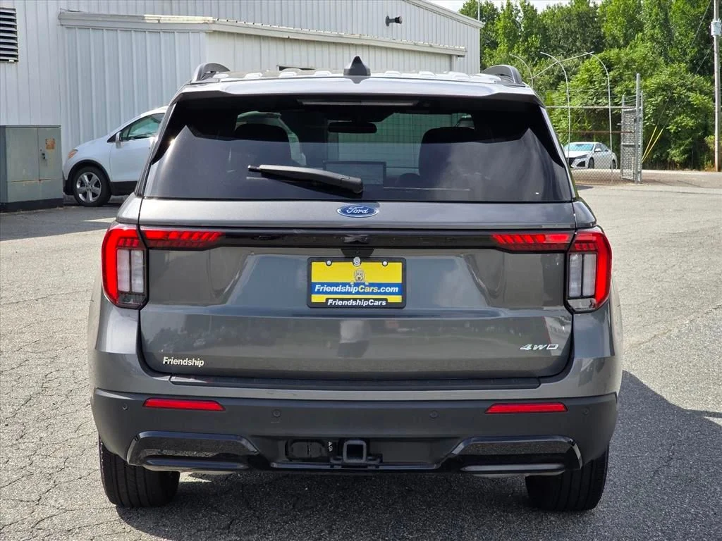 Used 2025 Gray Ford ST-Line image 25