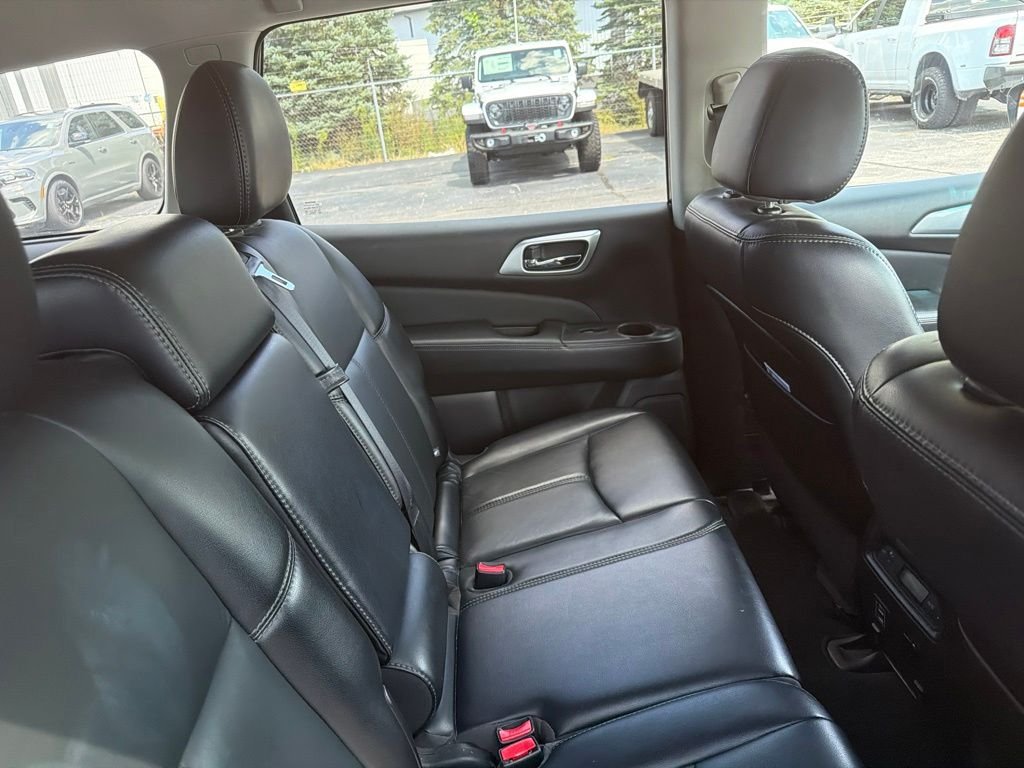 Used 2018 Black Nissan SL image 17