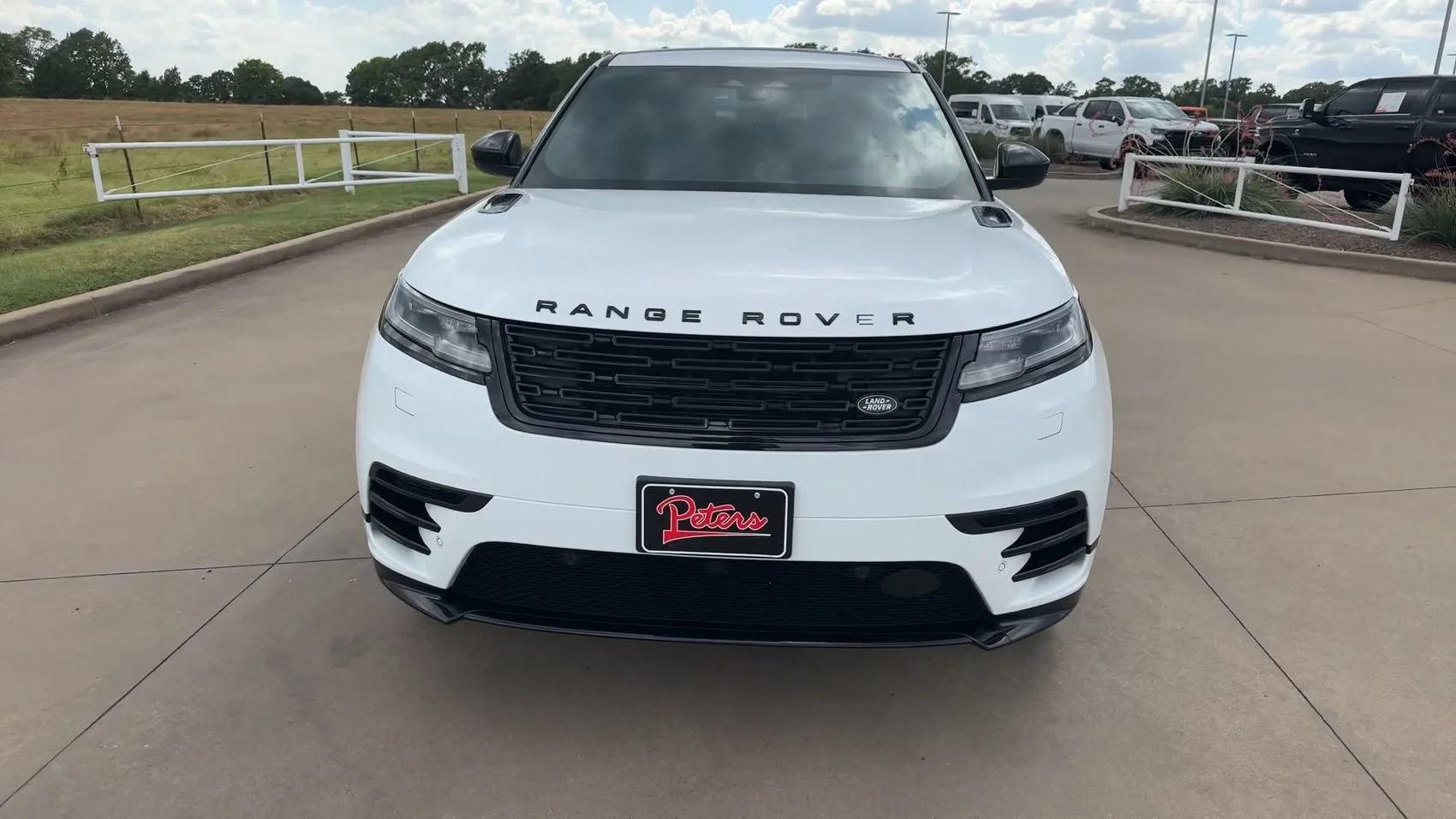 Used 2025 Silver Land Rover Dynamic SE image 4
