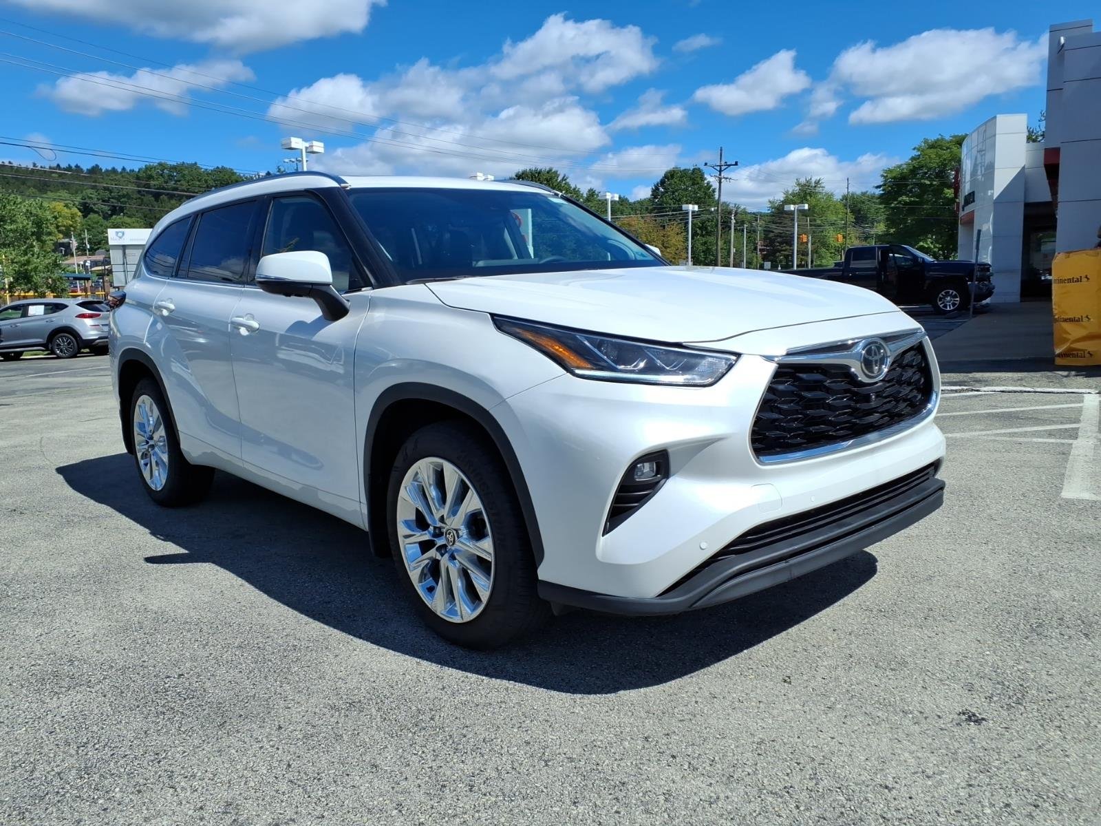Used 2026 Wind Chill Pearl Toyota Limited image 1