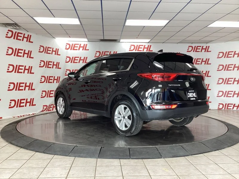 Used 2017 Red Kia LX image 5