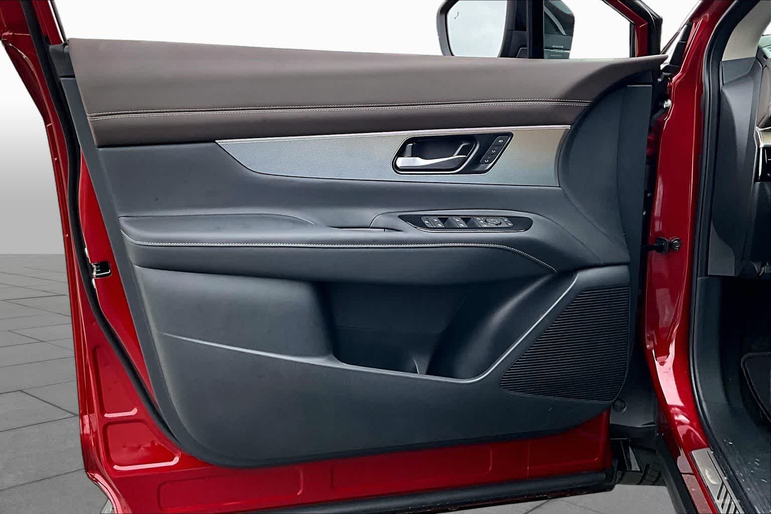 New 2026 Scarlet Ember Tintcoat Nissan Platinum image 10