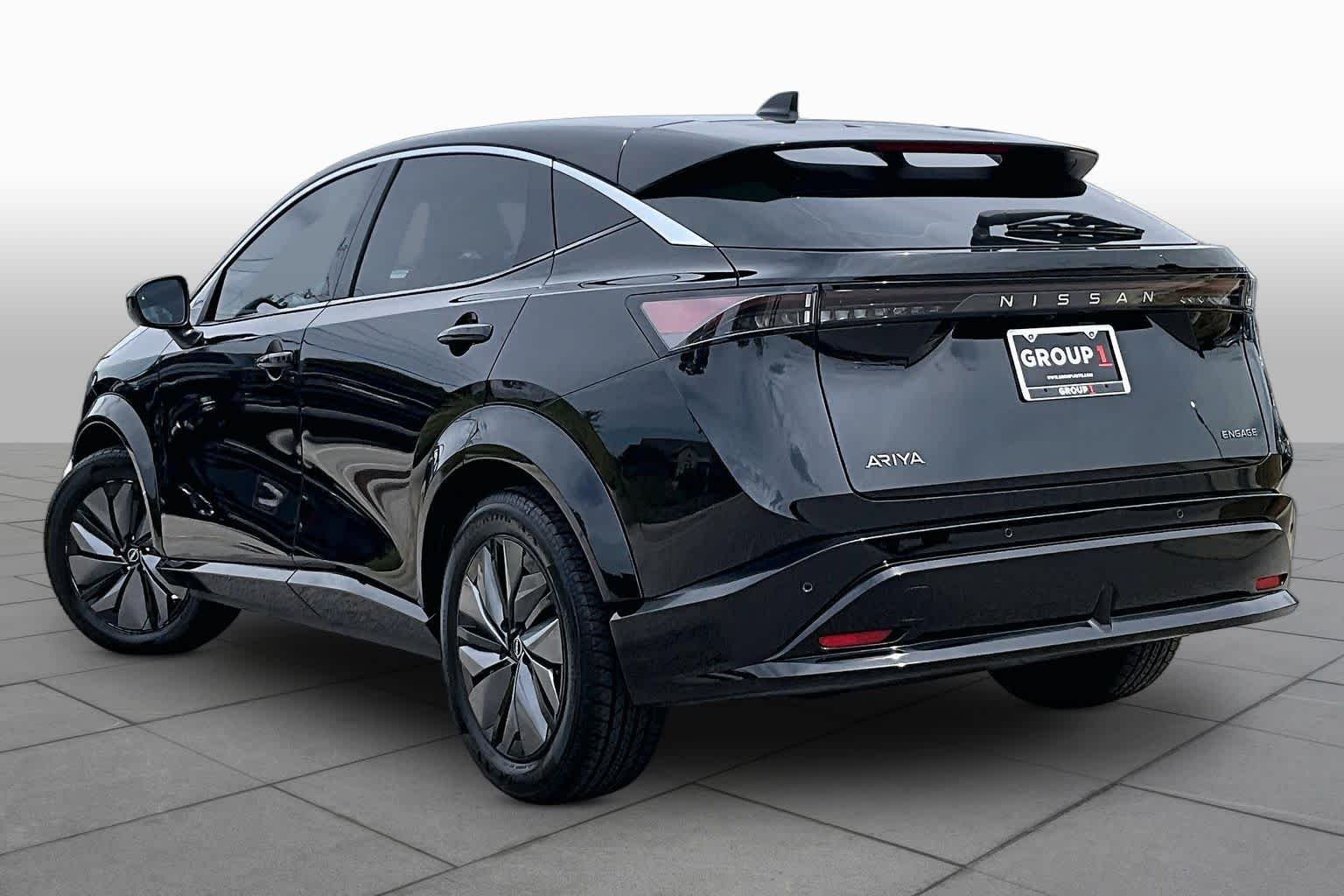 Used 2023 Black Diamond Pearl Nissan ENGAGE image 11