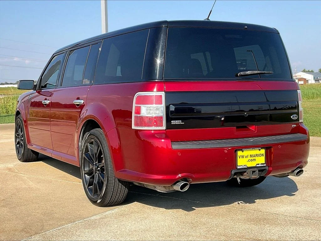 Used 2019 Red Ford SEL image 4
