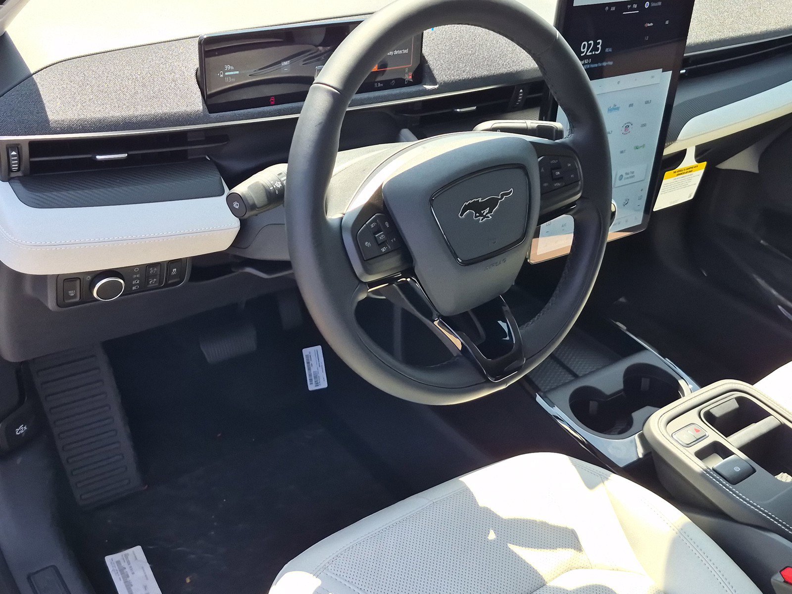 New 2026 Star White Metallic Tri-coat Ford Premium image 24