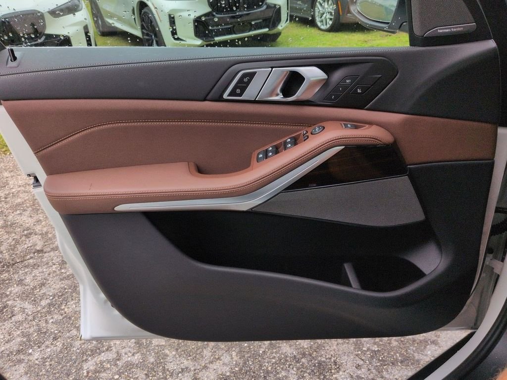 New 2026 Alpine White BMW xDrive40i image 31
