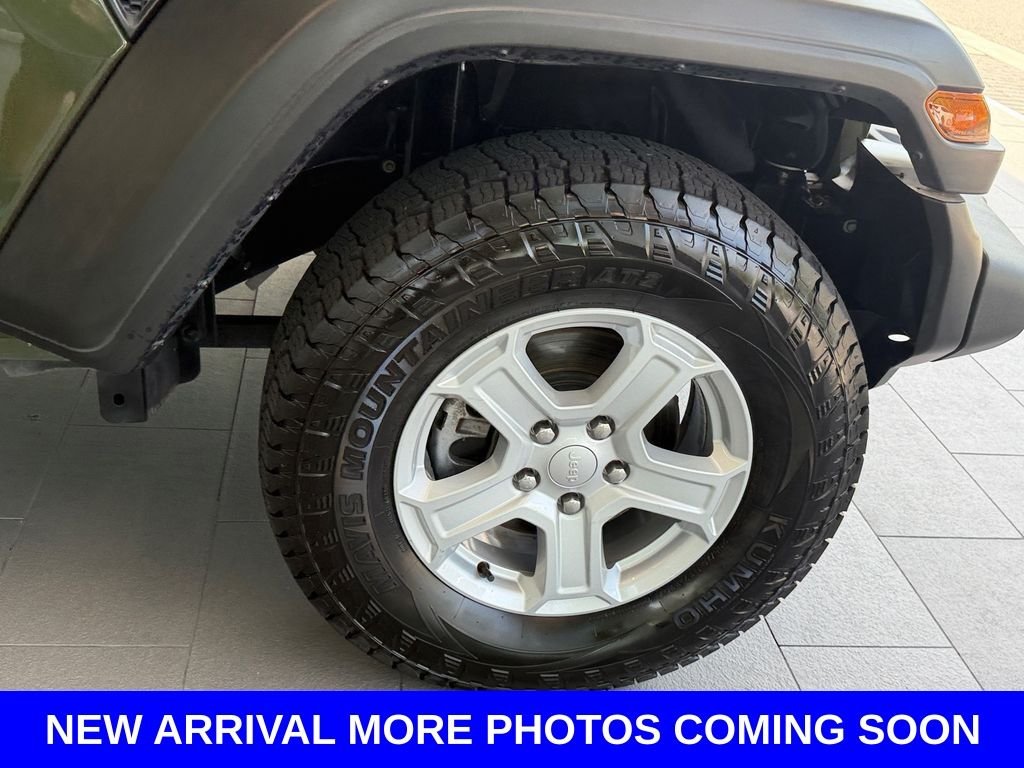 Used 2022 Green Jeep Unlimited Sport S image 17