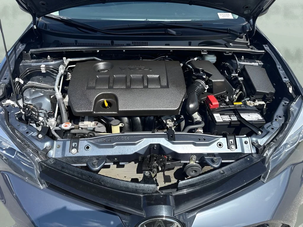 Used 2017 Gray Toyota XLE image 19