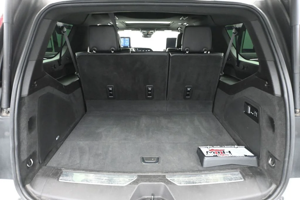Used 2021 White Cadillac Sport image 50
