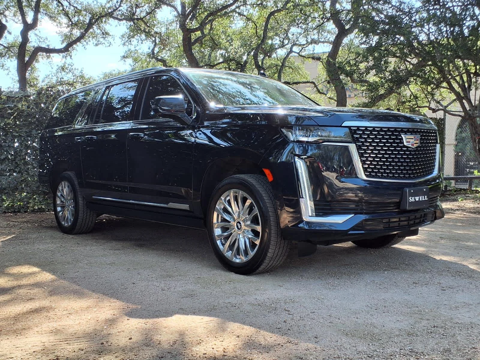 Used 2023 DARK MOON BLUE METALLIC Cadillac 4WD Premium Luxury image 4