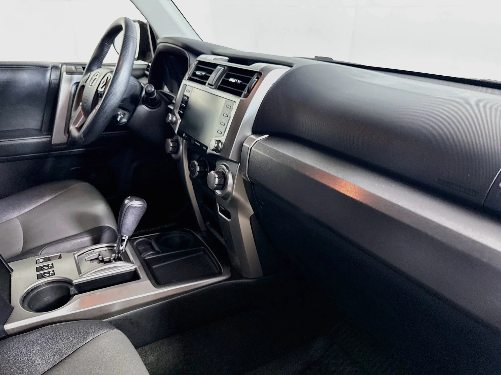 Used 2020 Magnetic Gray Metallic Toyota SR5 Premium image 28
