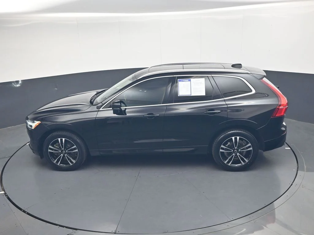 Used 2020 Onyx Black Metallic Volvo T6 Momentum image 35