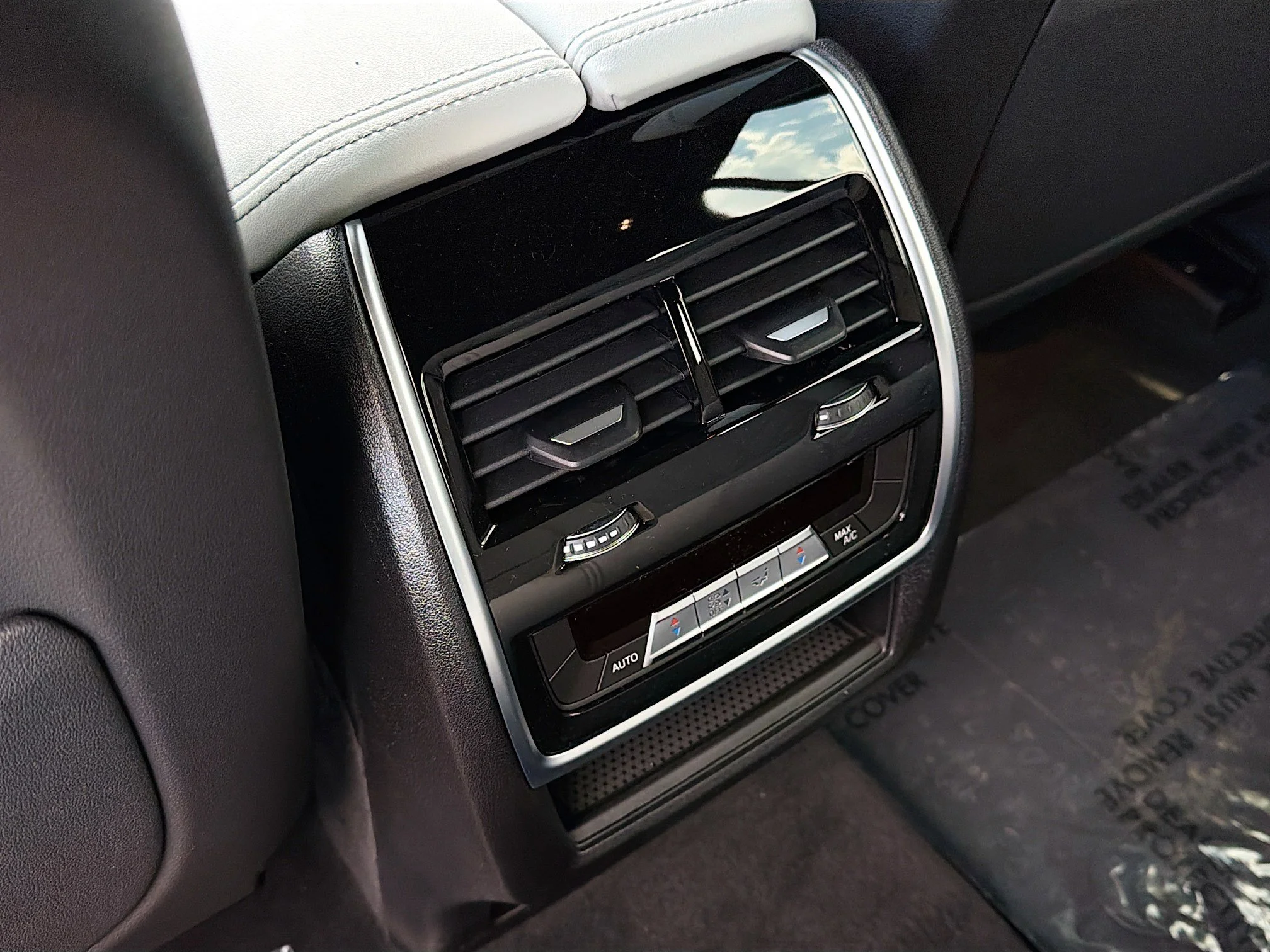 New 2026 Carbon Black Metallic BMW xDrive40i image 19