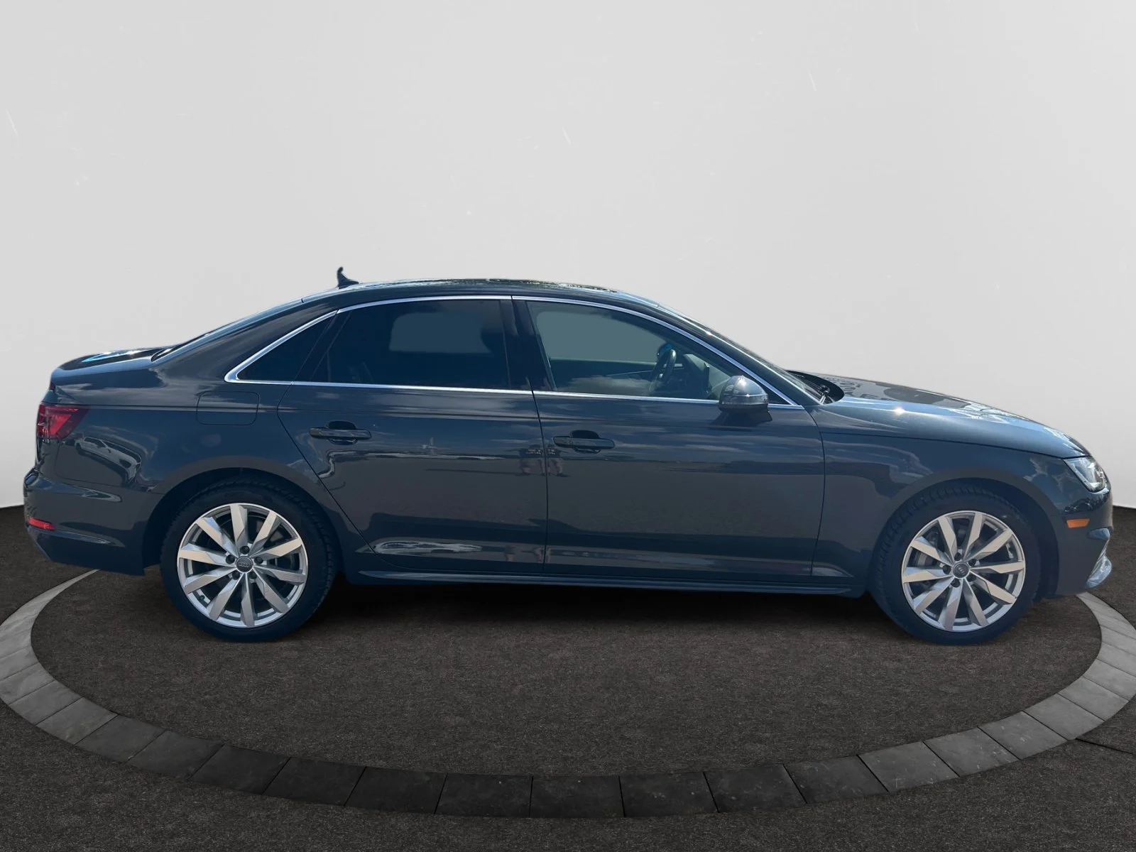 Used 2018 GRAY Audi KOMFORT image 6