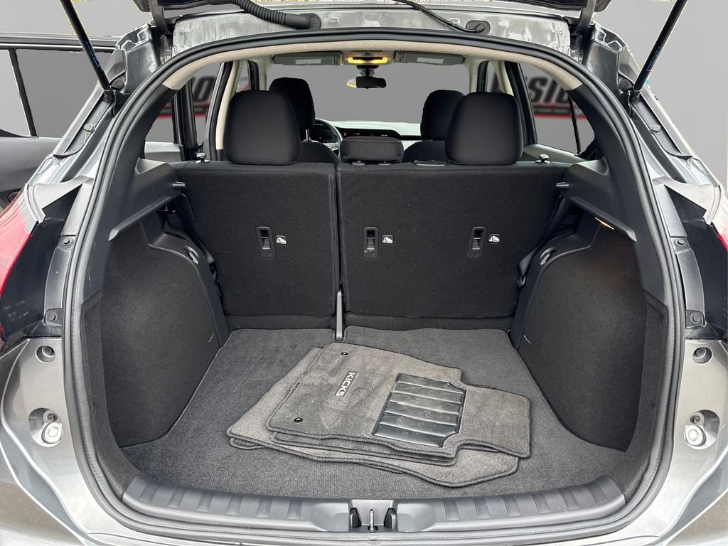 Used 2024 Gray Nissan SV image 11