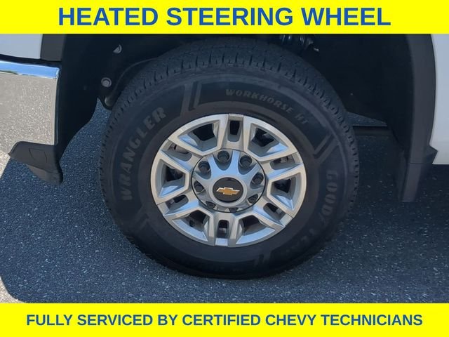 Used 2025 White Chevrolet LT image 18