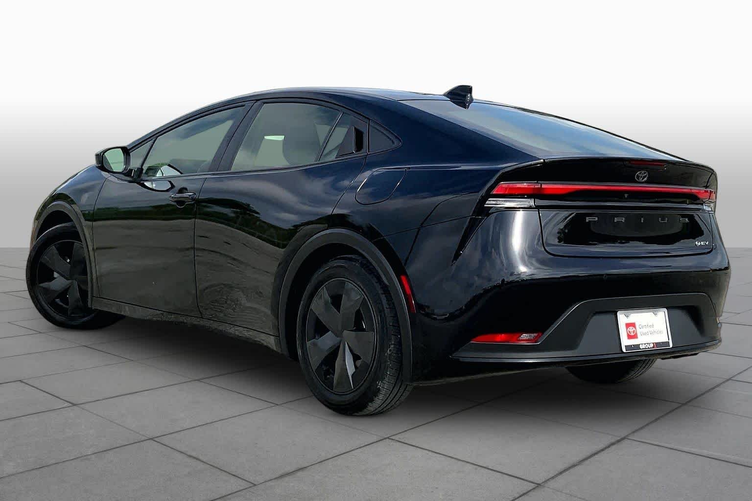 Used 2025 Midnight Black Metallic Toyota LE image 12