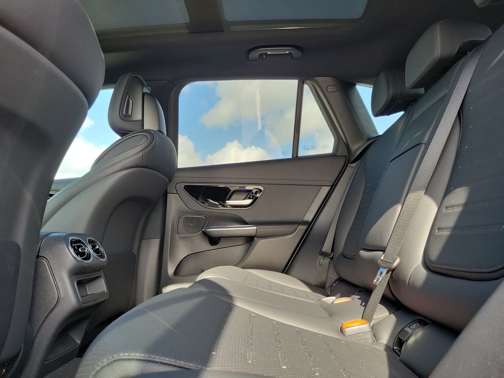 New 2026 Black Mercedes-Benz GLC 300 image 10