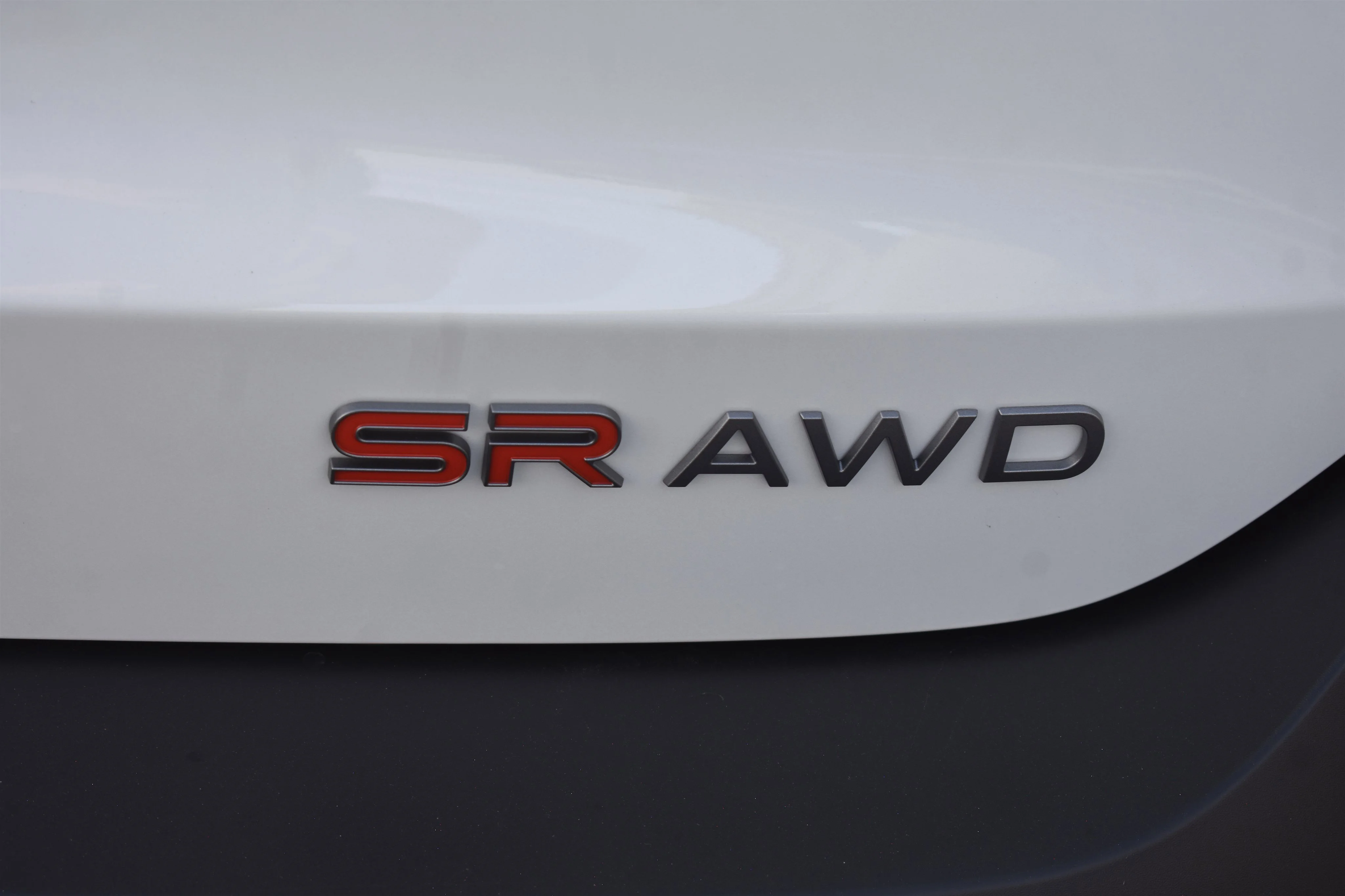 New 2026 Aspen White Tricoat/Super Black Nissan SR image 8